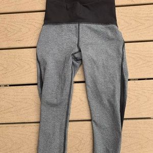 Lululemon Capri legging w/ mesh siding on leg
